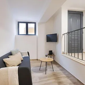 Santos Gem Ii - Space In Trendy Neighborhood Appartement